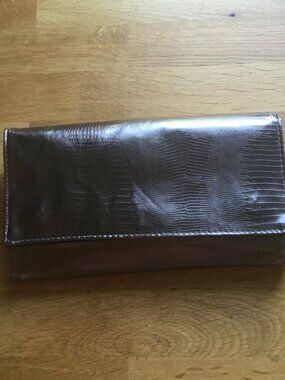 New Roll case with makeup brushes 3 of the brushes missing these never used